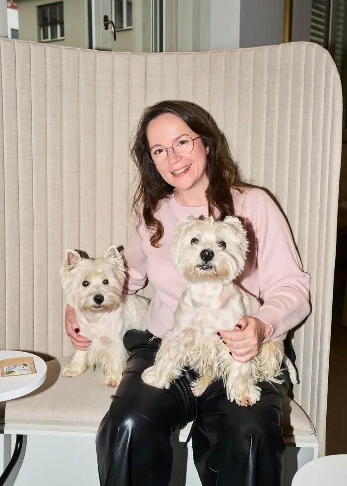LOONAWELL CEO and Founder Maria with her dogs
