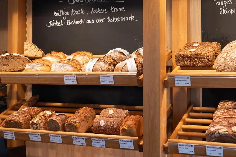 Brot für Kunden herstellen